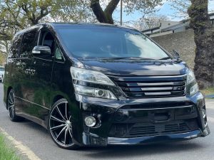 2014 Toyota Vellfire 2.4L Z Edition 4WD – £1800