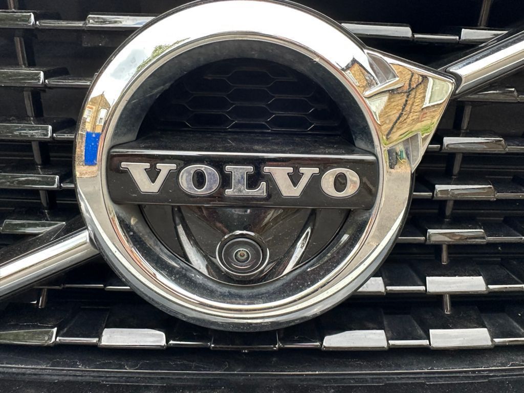 
								2020 Volvo XC40 R-DESIGN PRO 2.0L T5 R-Design Pro AWD – £4500 full									