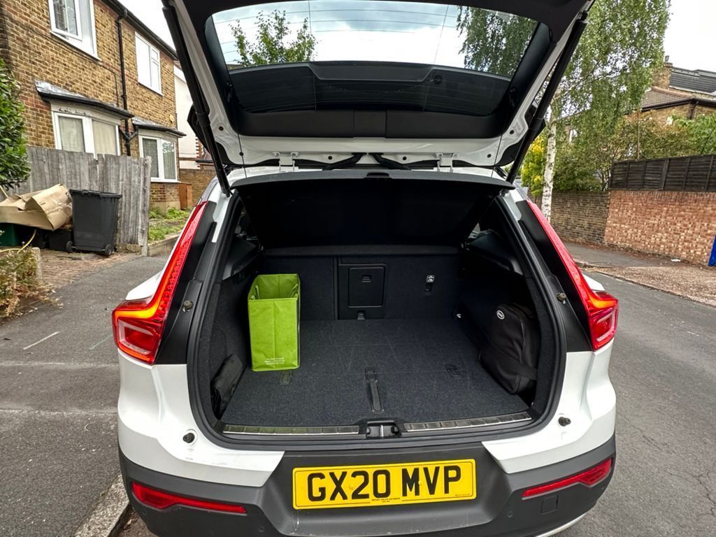 
								2020 Volvo XC40 R-DESIGN PRO 2.0L T5 R-Design Pro AWD – £4500 full									