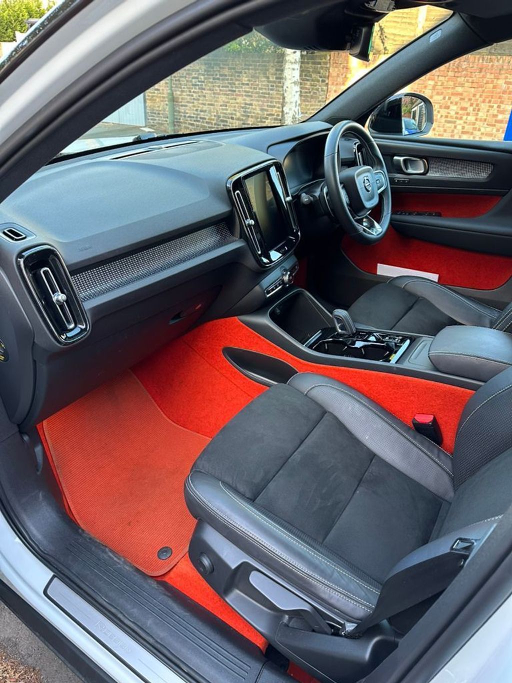 
								2020 Volvo XC40 R-DESIGN PRO 2.0L T5 R-Design Pro AWD – £4500 full									