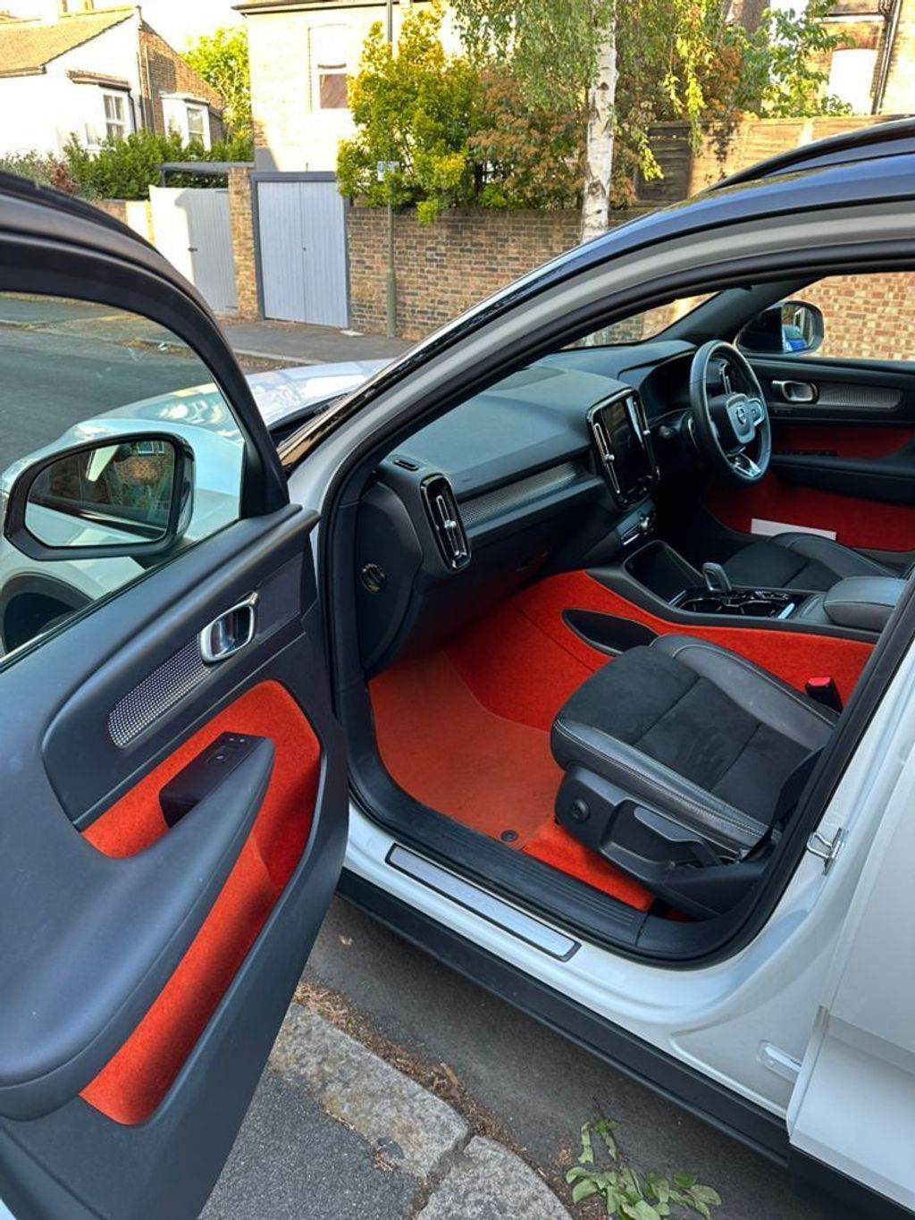 
								2020 Volvo XC40 R-DESIGN PRO 2.0L T5 R-Design Pro AWD – £4500 full									