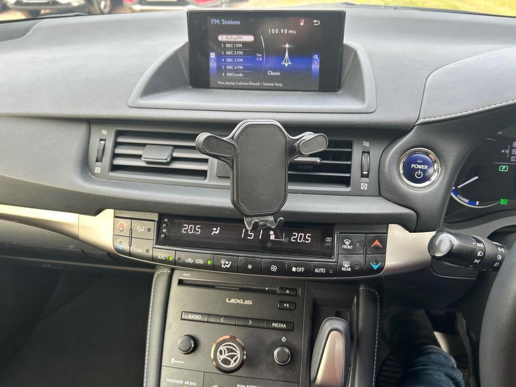 
								2014 Lexus CT 1.8L Hybrid – £1850 full									