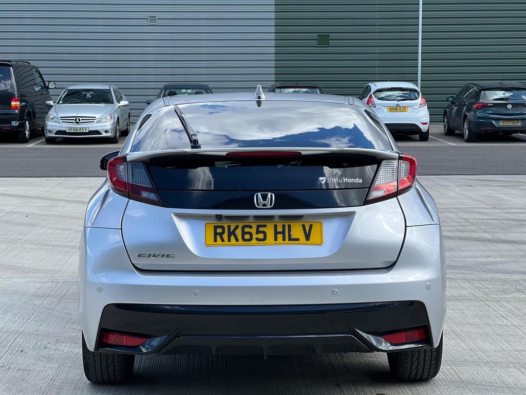 
								2015 Honda Civic 1.8L Petrol i-VTEC full									