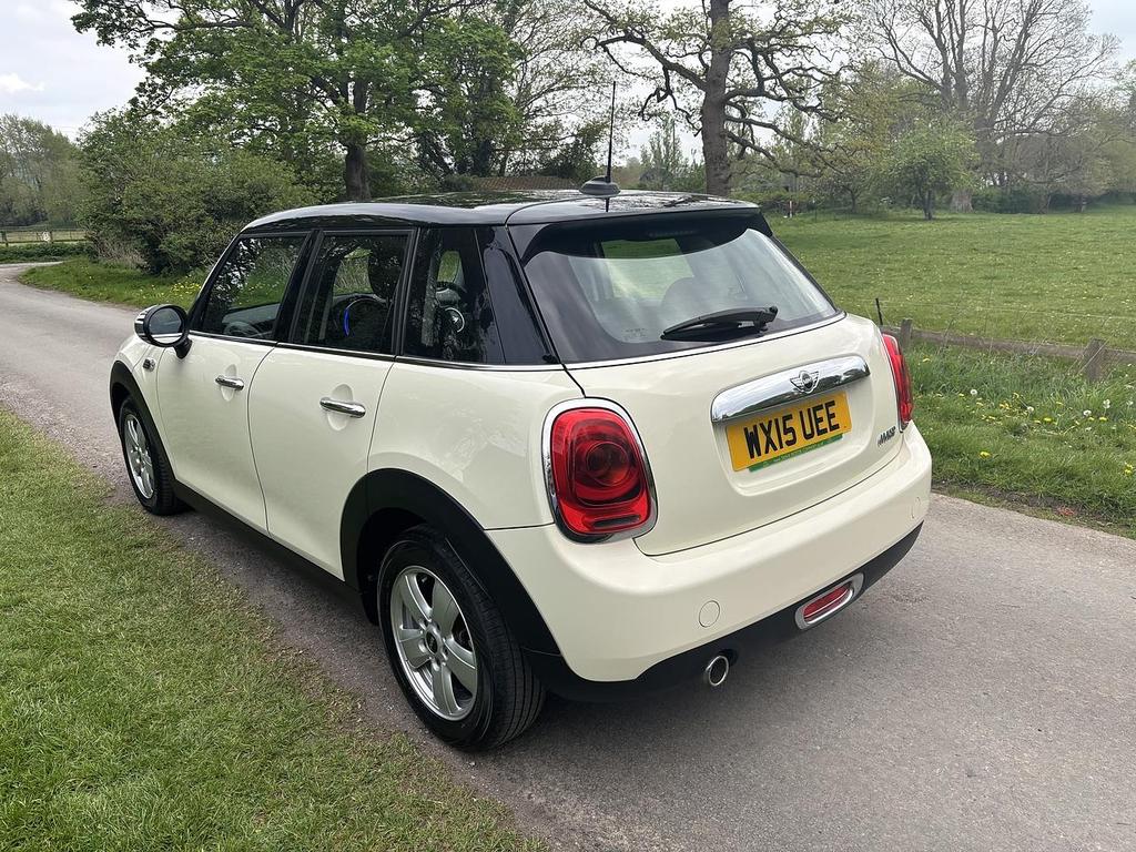 
								2015 MINI Cooper 1.5L 5dr – £1520 full									