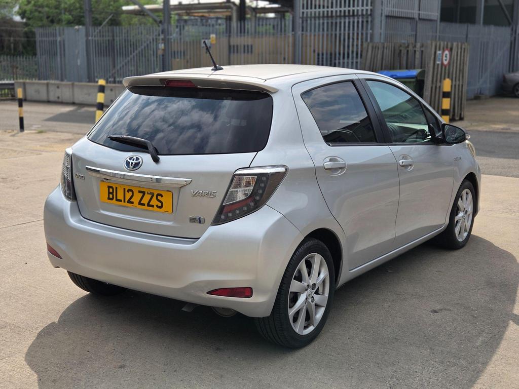 
								2012 Toyota Yaris 1.5L VVT-h – £1460 full									