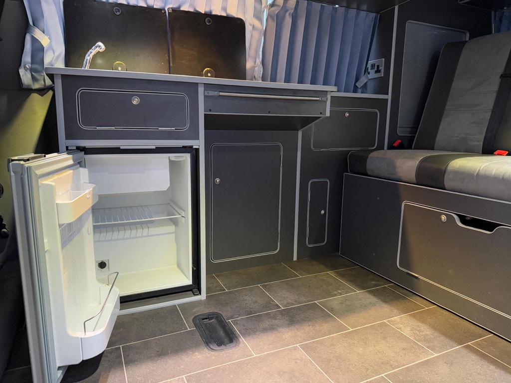 
								1995 Volkswagen Transporter CAMPER CONVERSION 2.5L Petrol – £1890 full									