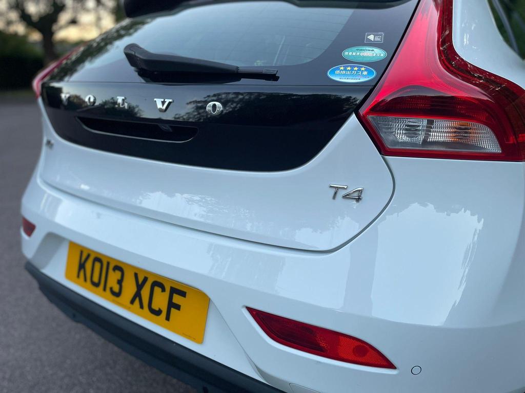 
								2013 Volvo V40 1.6L T4 SE Lux – £1380 full									