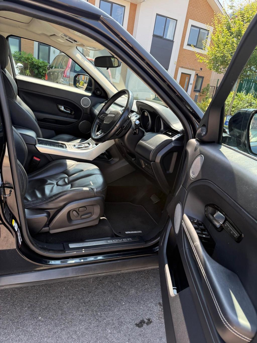 
								2011 Land Rover Range Rover Evoque 2.2L – £1700 full									