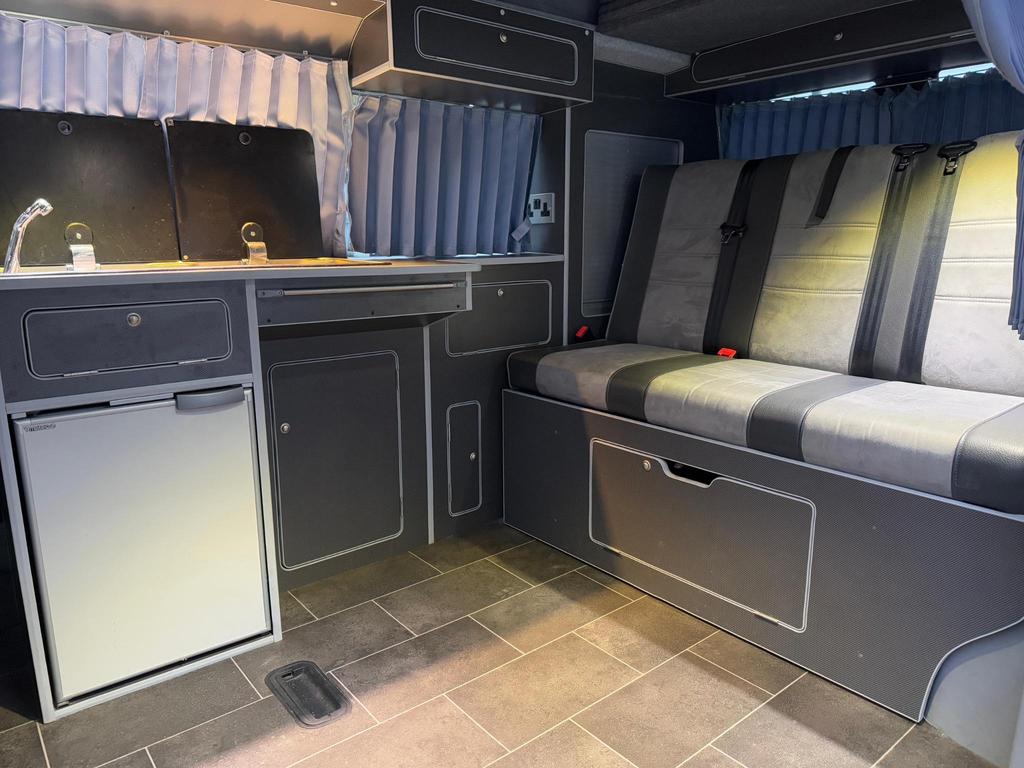 
								1995 Volkswagen Transporter CAMPER CONVERSION 2.5L Petrol – £1890 full									