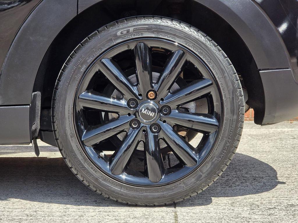 
								2015 MINI Hatch Cooper D 1.5L – £1680 full									