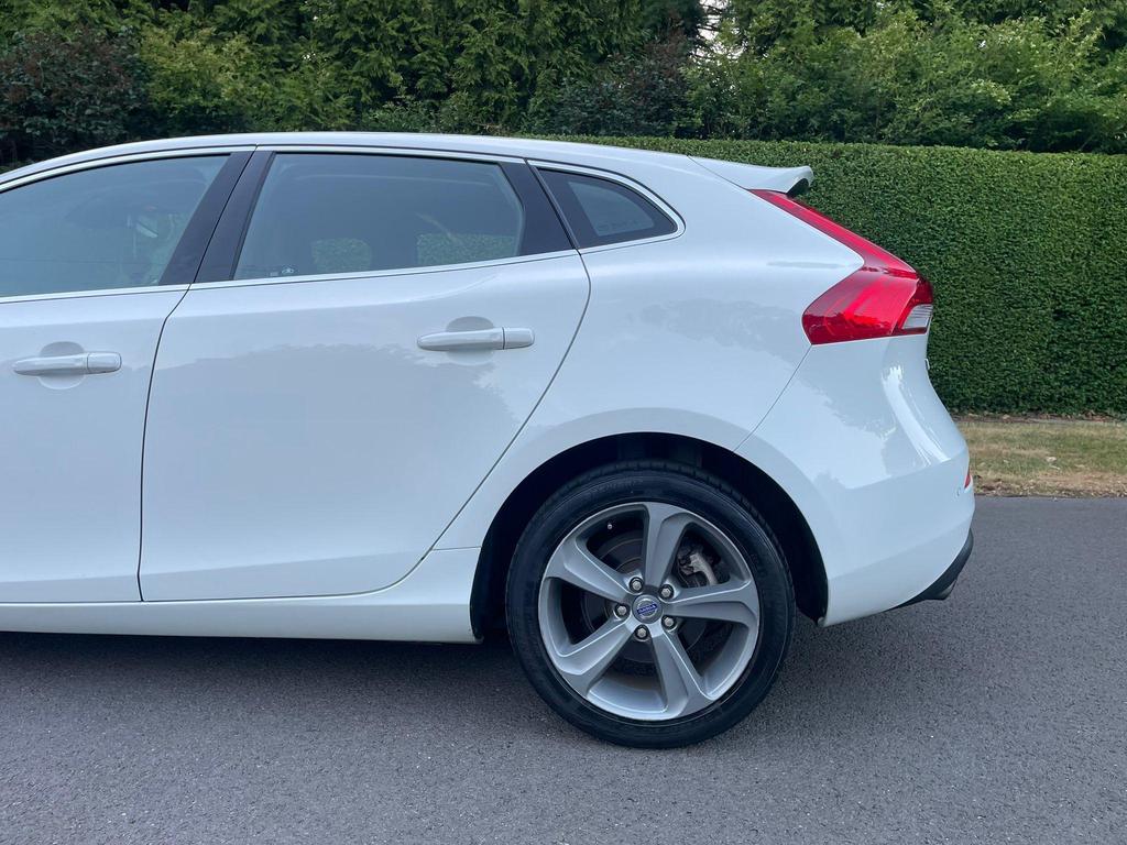 
								2013 Volvo V40 1.6L T4 SE Lux – £1380 full									