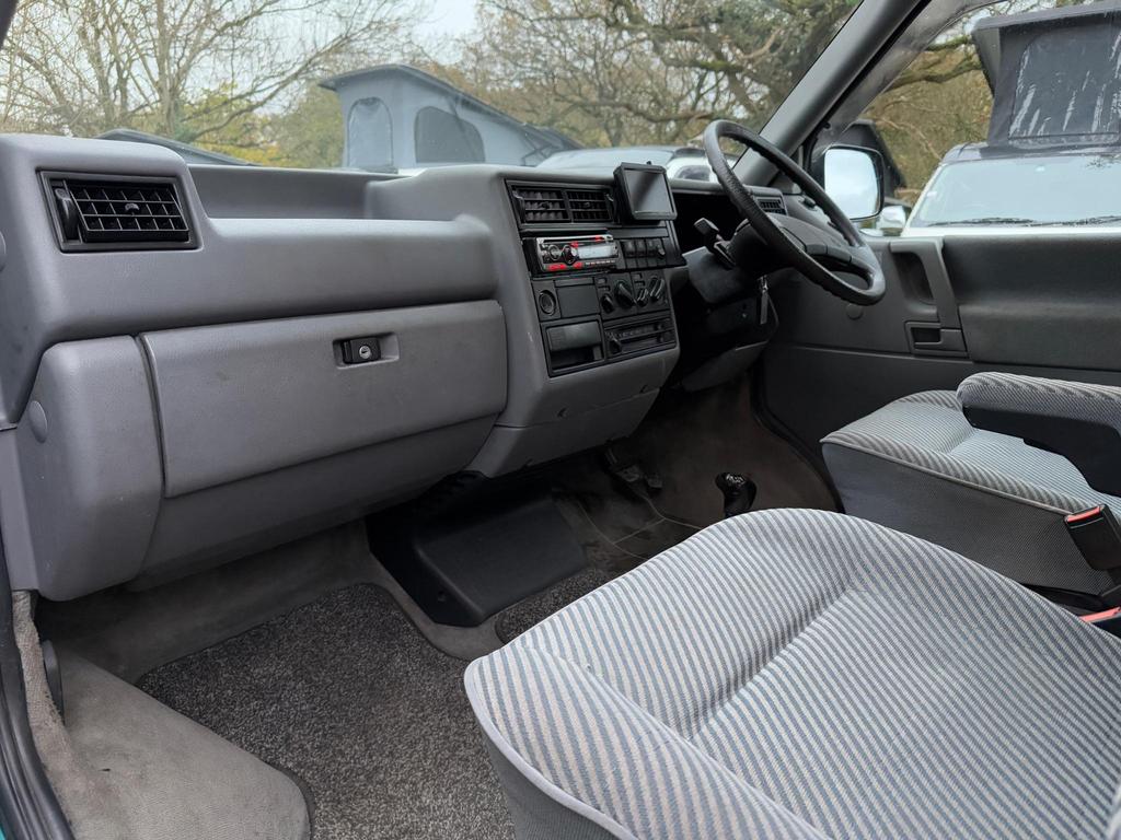 
								1995 Volkswagen Transporter CAMPER CONVERSION 2.5L Petrol – £1890 full									