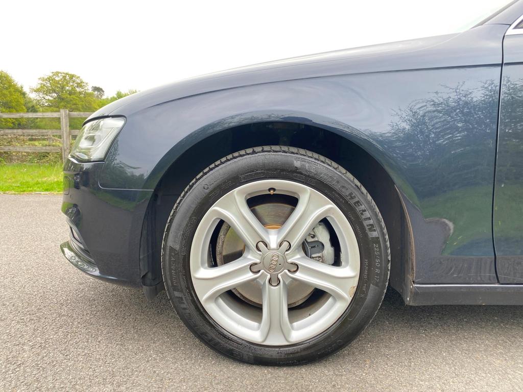 
								2015 Audi A4 2.0L TFSI SE S Tronic – £1750 full									