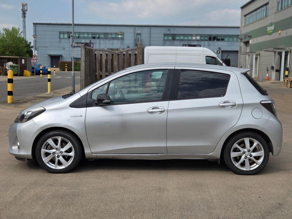
								2012 Toyota Yaris 1.5L VVT-h – £1460 full									