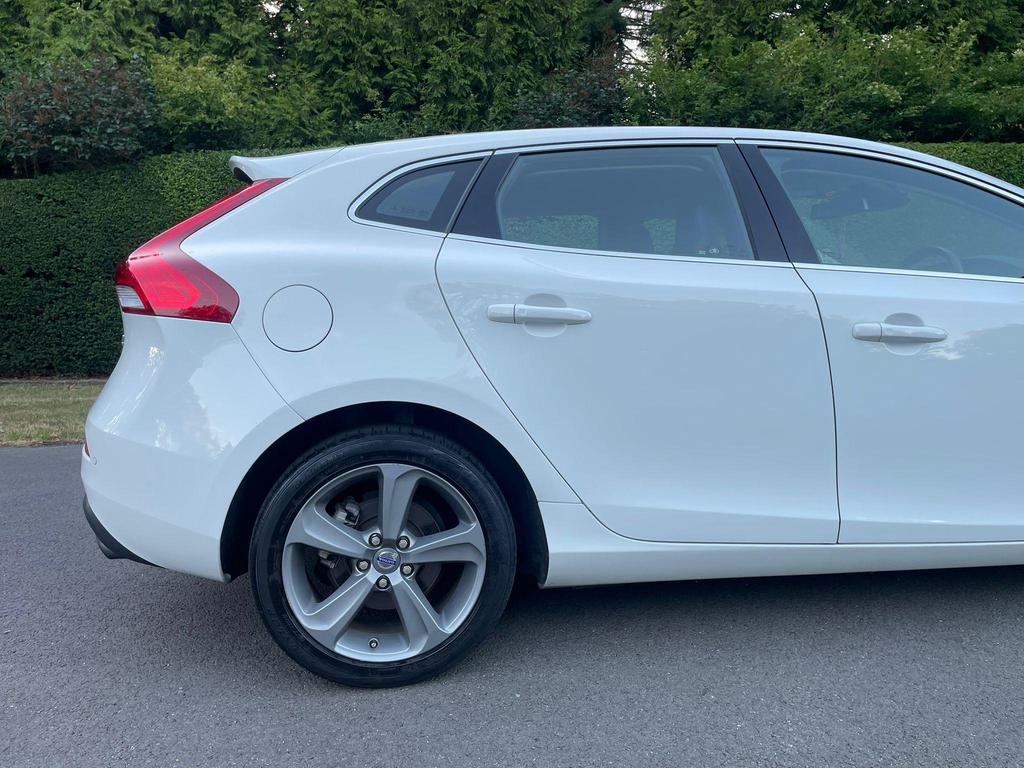 
								2013 Volvo V40 1.6L T4 SE Lux – £1380 full									