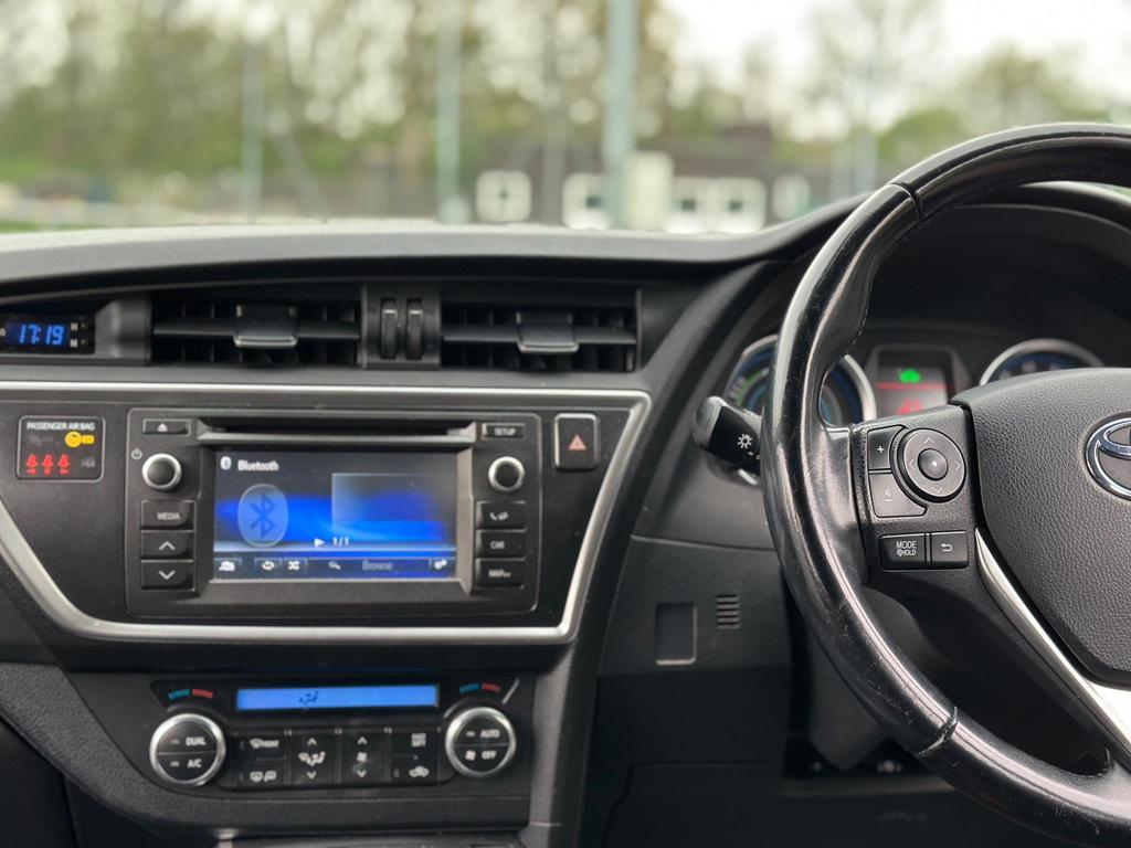 
								2014 Toyota Auris 1.8L VVT-h Petrol Hybrid – £1545 full									
