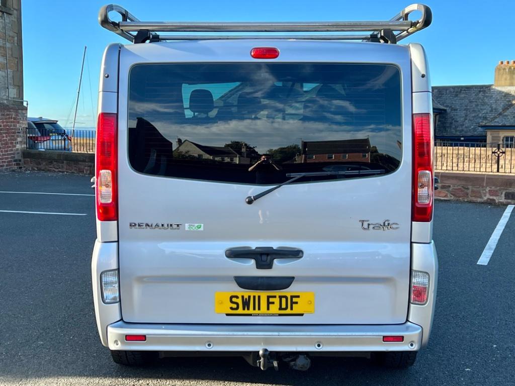 
								2011 Renault Trafic 2.0L dCi SL27 – £3150 full									