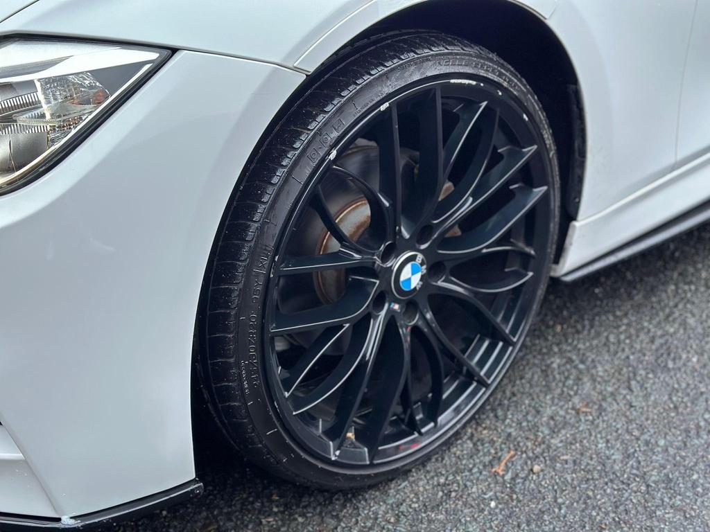 
								2014 BMW 3 Series 2.0L 320d M – £1750 full									