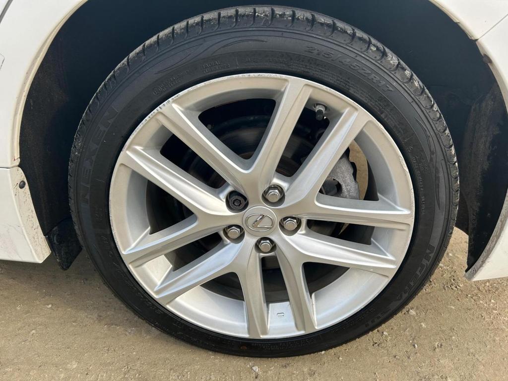 
								2014 Lexus CT 1.8L Hybrid – £1850 full									