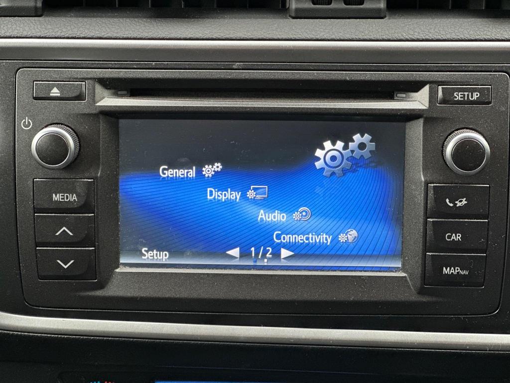 
								2014 Toyota Auris 1.8L VVT-h Petrol Hybrid – £1545 full									
