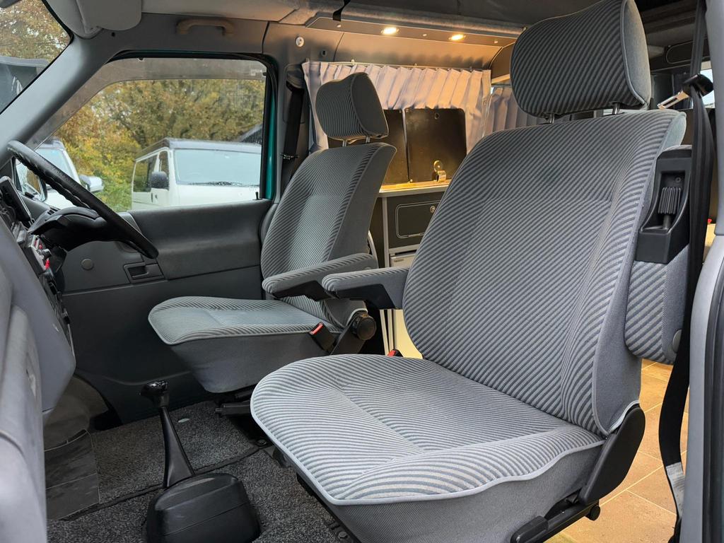 
								1995 Volkswagen Transporter CAMPER CONVERSION 2.5L Petrol – £1890 full									