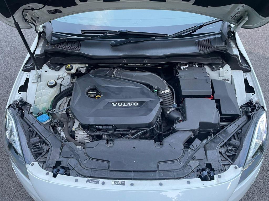 
								2013 Volvo V40 1.6L T4 SE Lux – £1380 full									