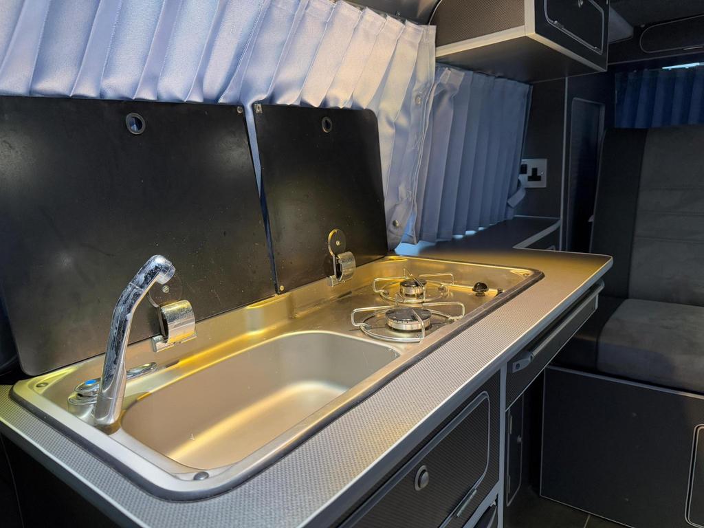 
								1995 Volkswagen Transporter CAMPER CONVERSION 2.5L Petrol – £1890 full									