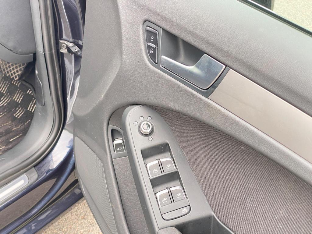 
								2015 Audi A4 2.0L TFSI SE S Tronic – £1750 full									