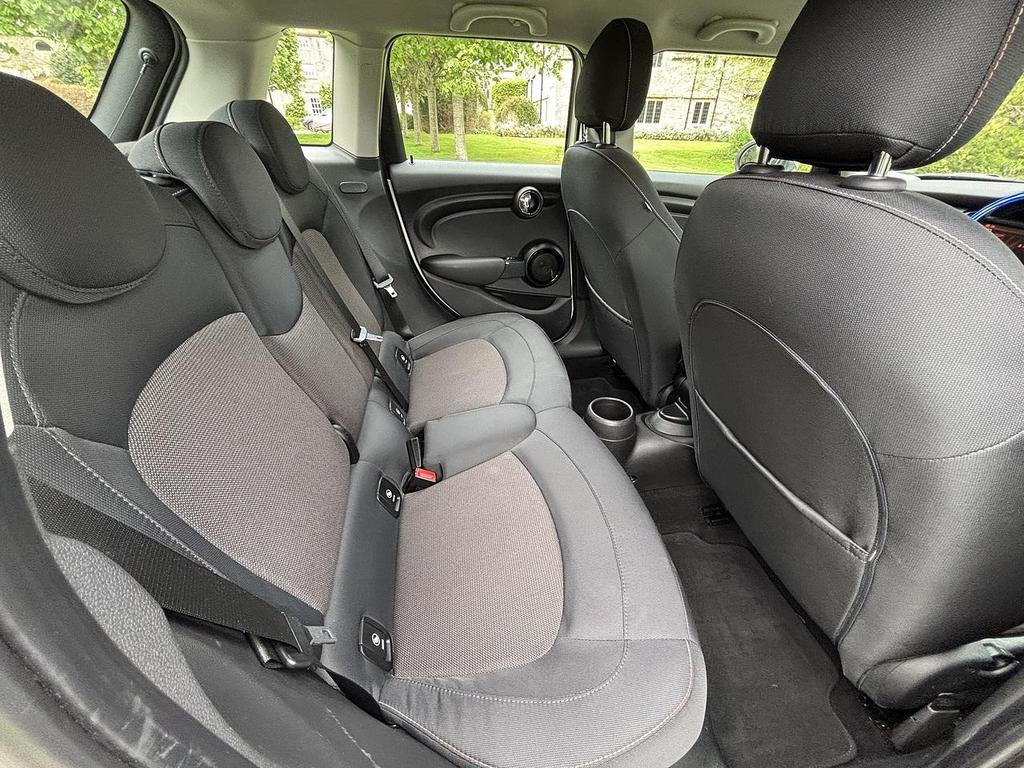
								2015 MINI Cooper 1.5L 5dr – £1520 full									