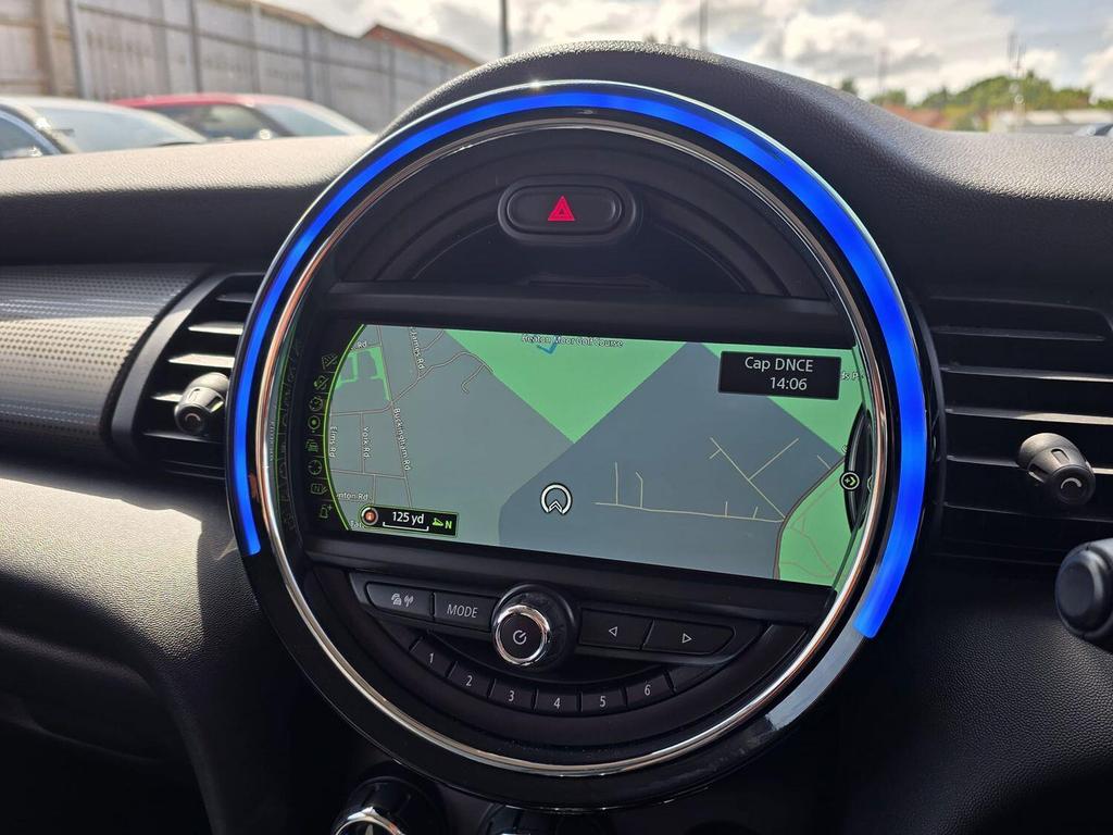 
								2015 MINI Hatch Cooper D 1.5L – £1680 full									