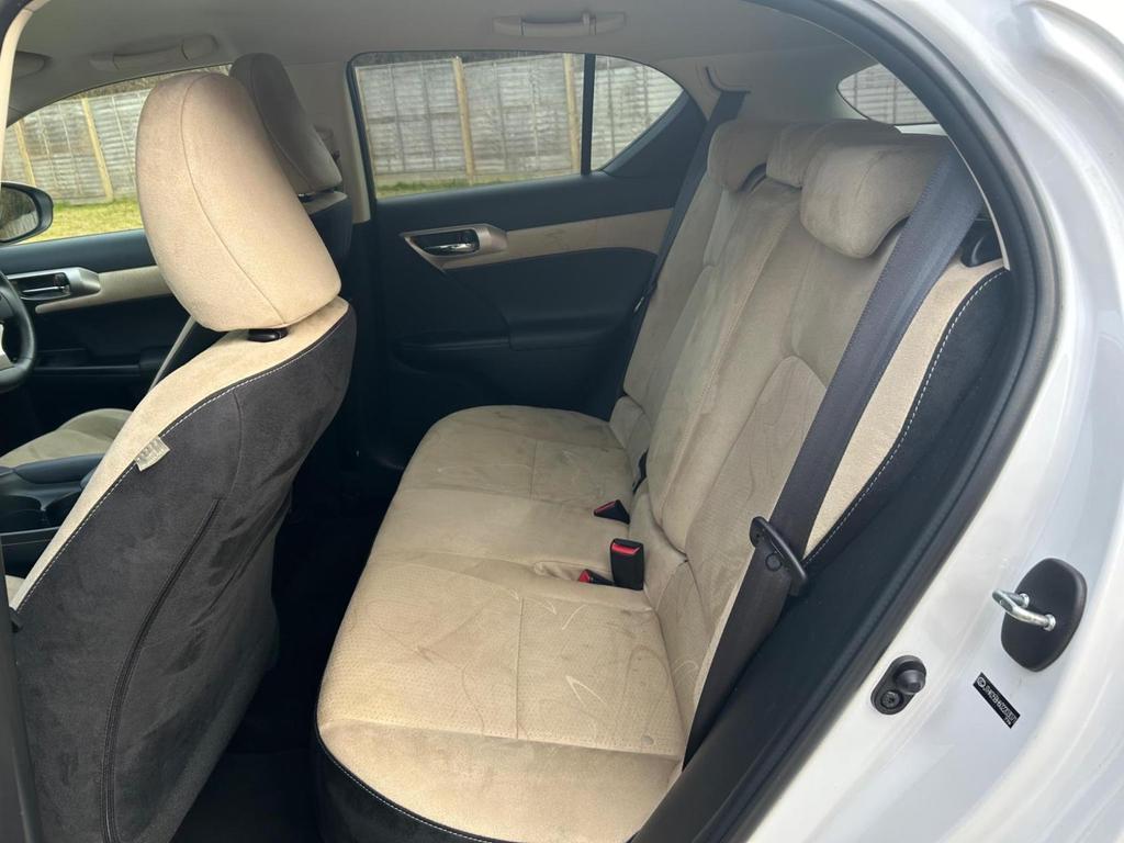
								2014 Lexus CT 1.8L Hybrid – £1850 full									