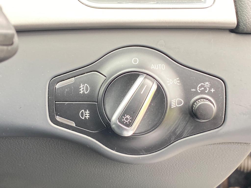 
								2015 Audi A4 2.0L TFSI SE S Tronic – £1750 full									