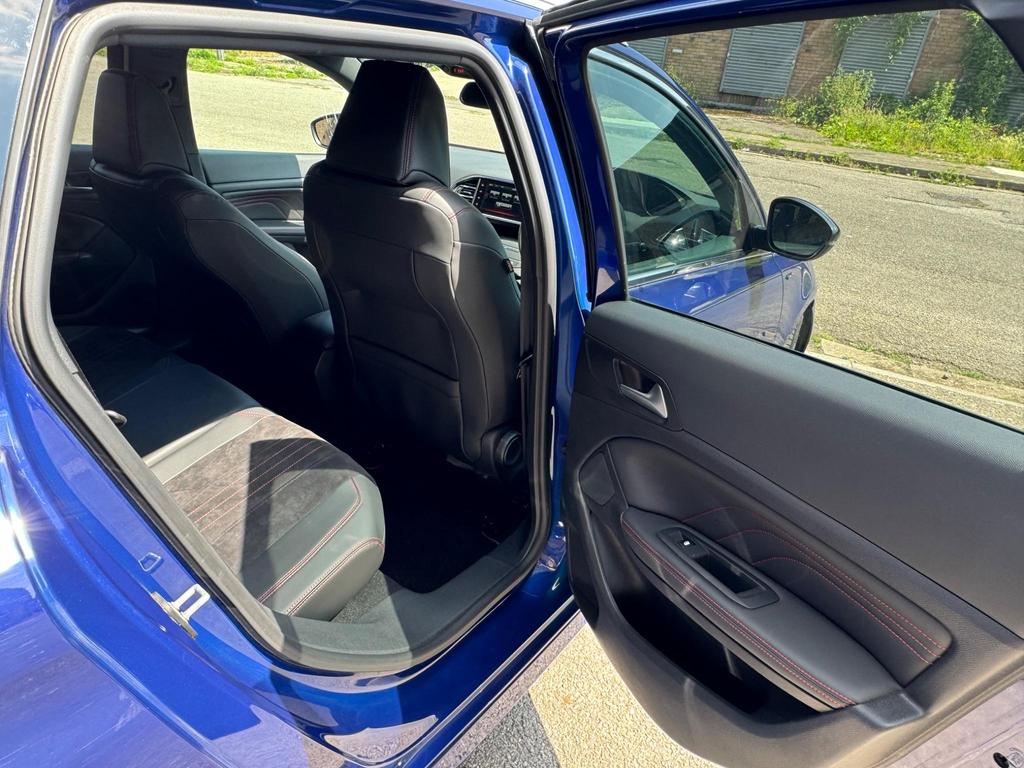 
								2015 Peugeot 308 SW 2.0L BlueHDi GT – £1400 full									