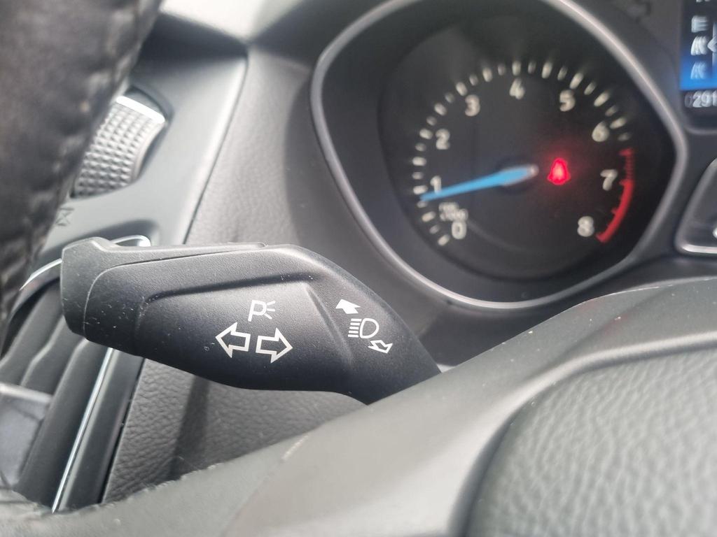 
								2016 Ford Focus 1.0T EcoBoost Zetec – £1645 full									