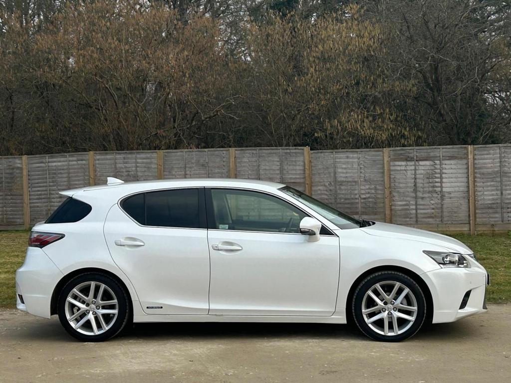 
								2014 Lexus CT 1.8L Hybrid – £1850 full									