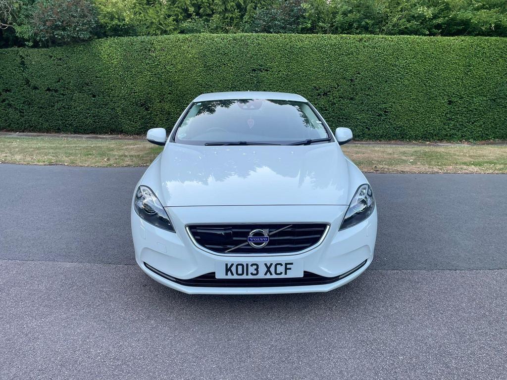 
								2013 Volvo V40 1.6L T4 SE Lux – £1380 full									