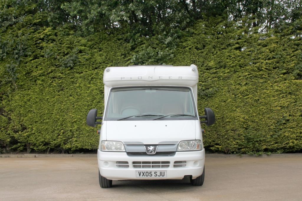
								2005 Autocruise Starburst 2.2L HDI – £4400 full									
