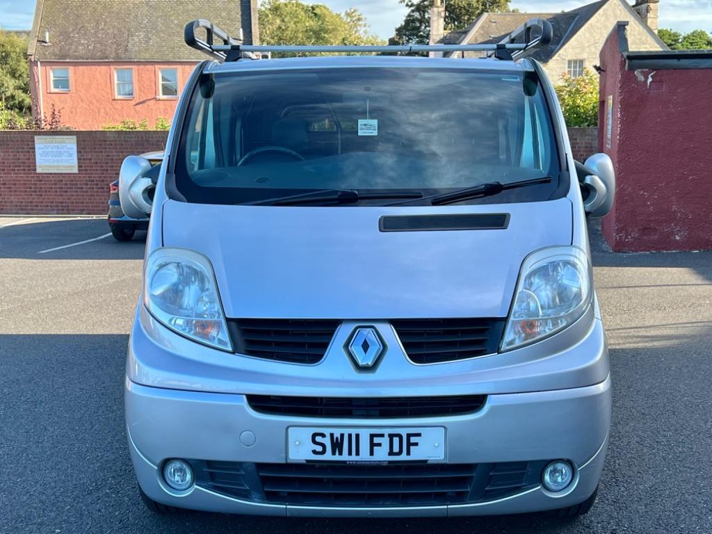 
								2011 Renault Trafic 2.0L dCi SL27 – £3150 full									