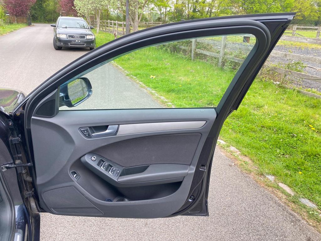 
								2015 Audi A4 2.0L TFSI SE S Tronic – £1750 full									