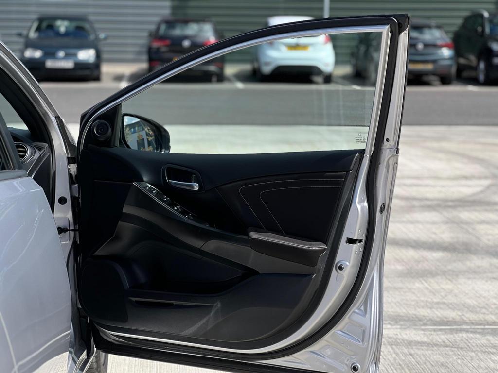 
								2015 Honda Civic 1.8L Petrol i-VTEC full									