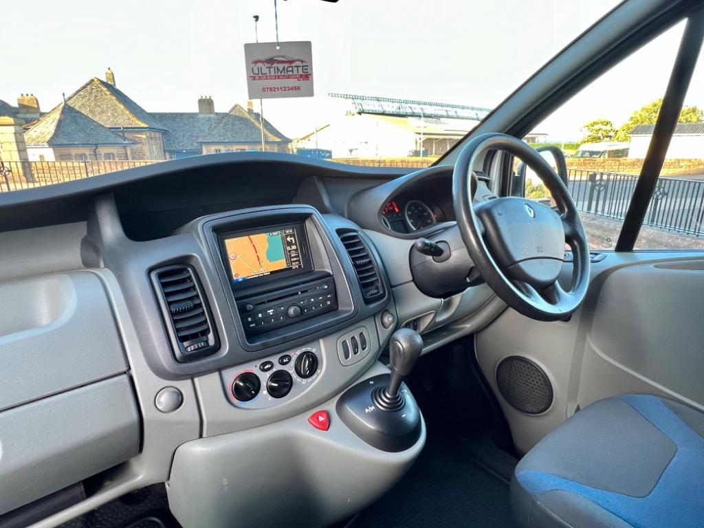 
								2011 Renault Trafic 2.0L dCi SL27 – £3150 full									