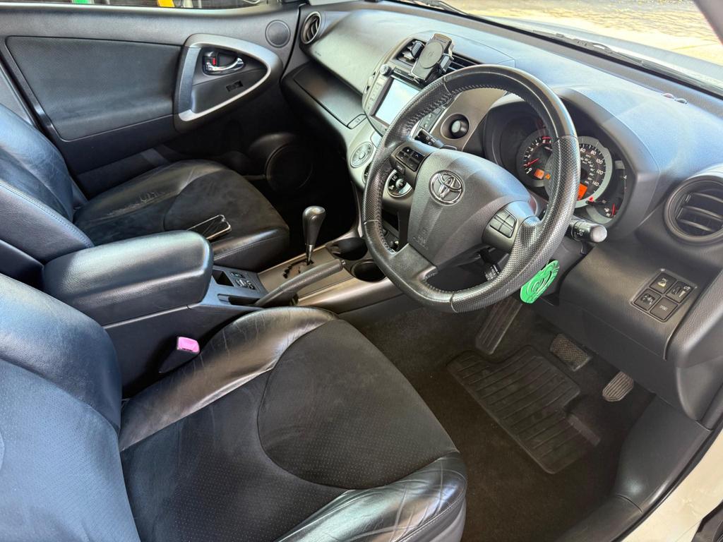 
								2011 Toyota RAV4 2.2L D-CAT SR – £1680 full									