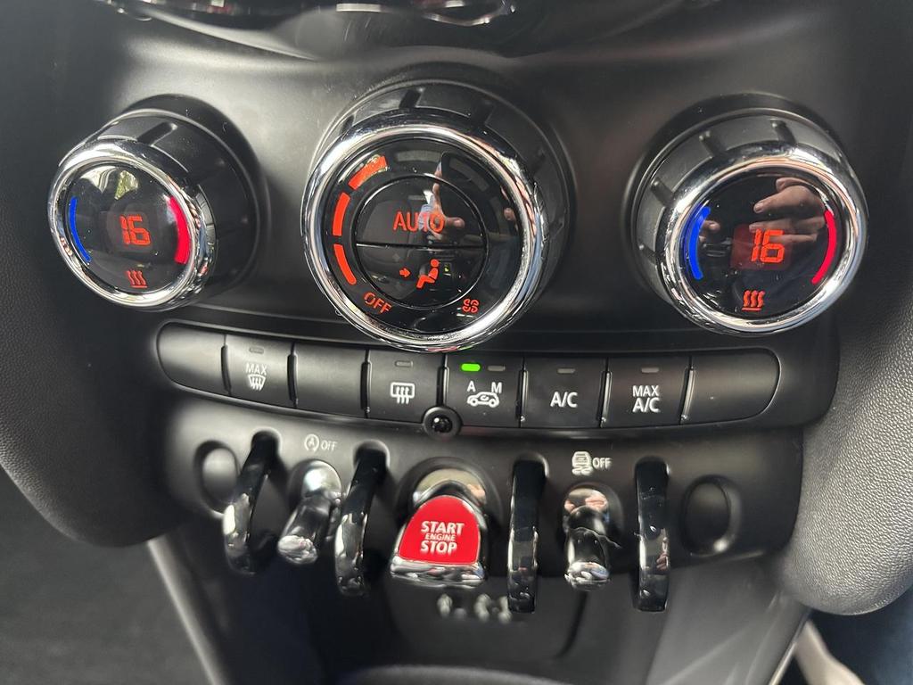 
								2015 MINI Cooper 1.5L 5dr – £1520 full									