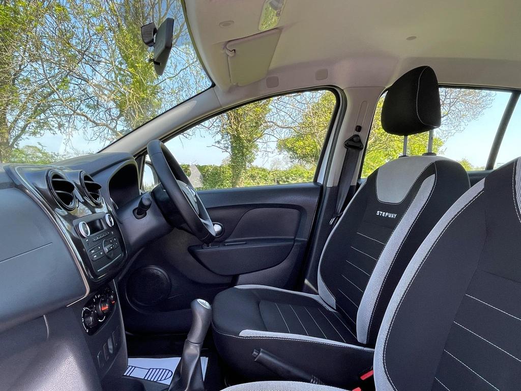 
								2017 Dacia Sandero Stepway 0.9L TCe Ambiance – £1350 full									