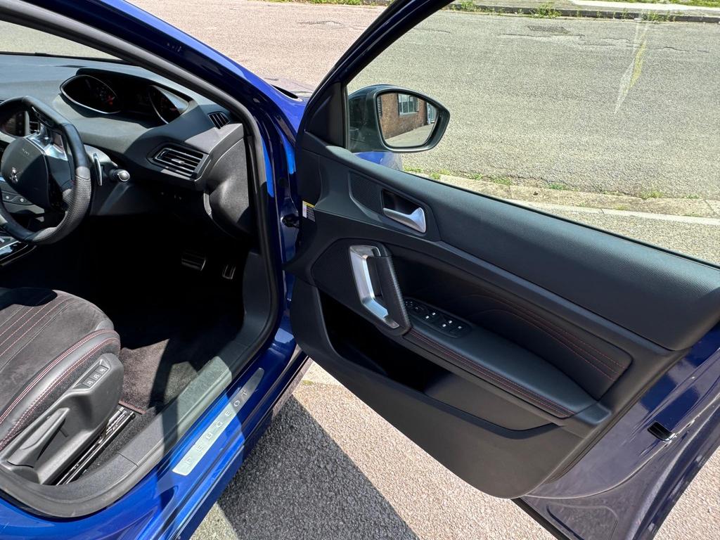 
								2015 Peugeot 308 SW 2.0L BlueHDi GT – £1400 full									