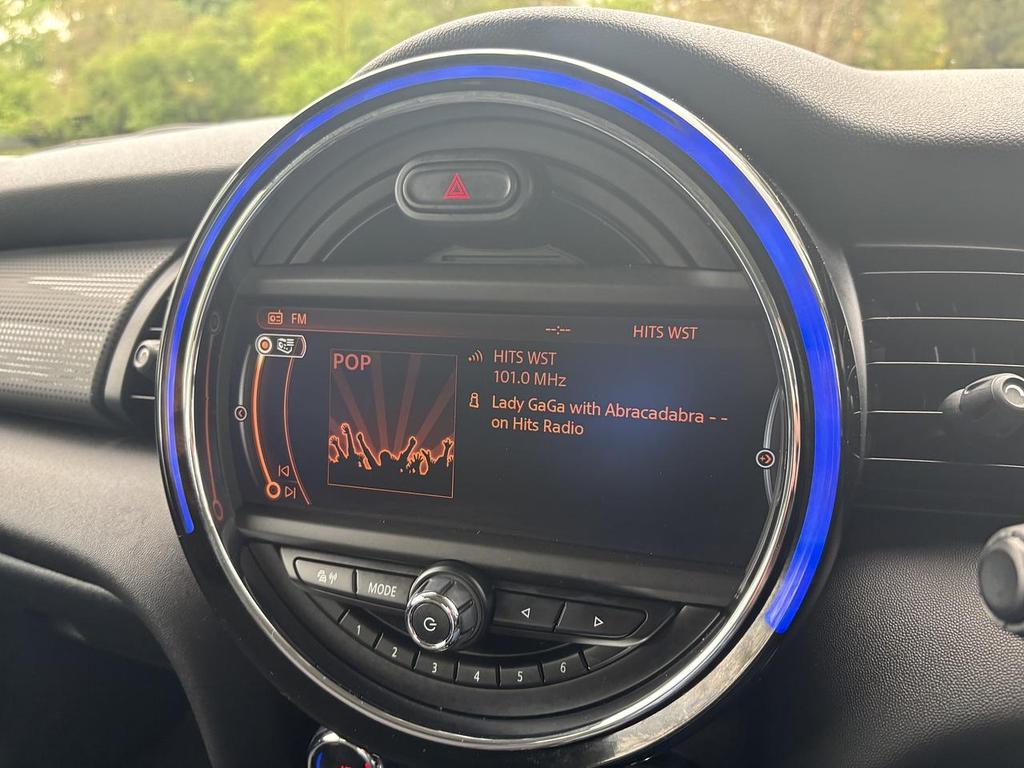 
								2015 MINI Cooper 1.5L 5dr – £1520 full									
