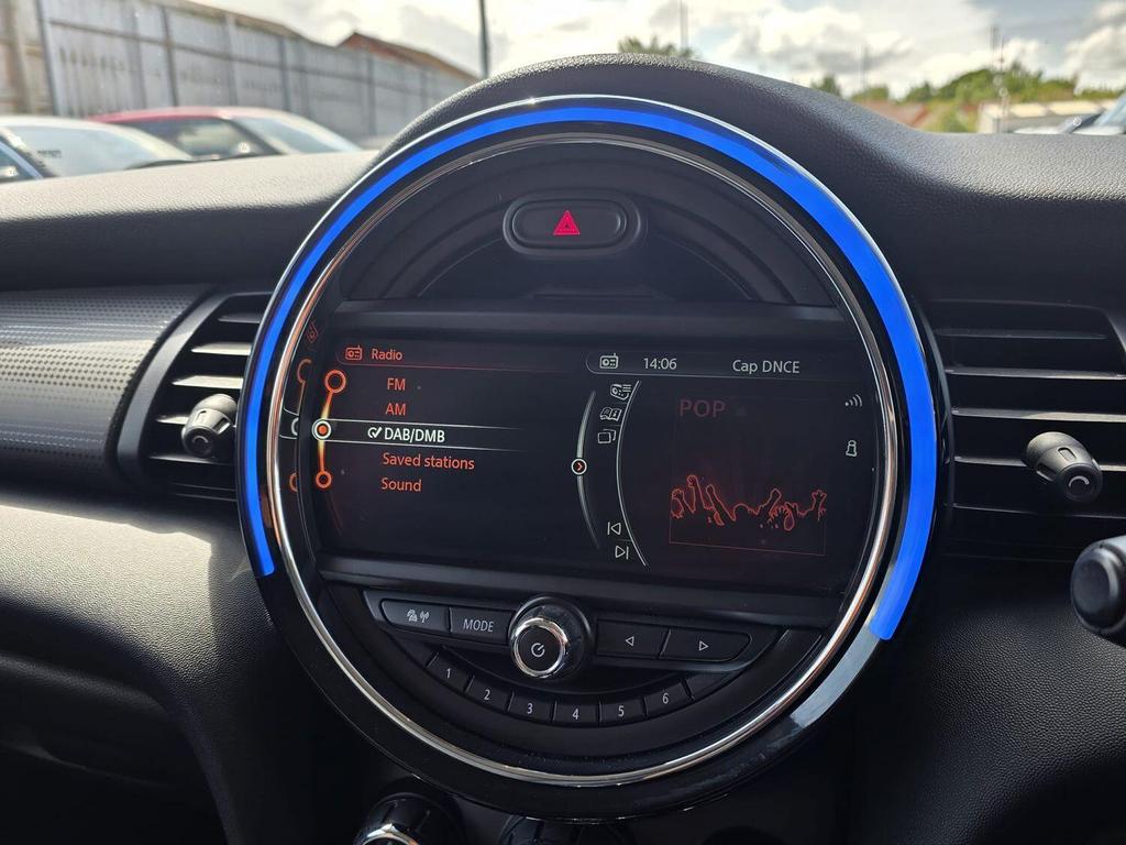 
								2015 MINI Hatch Cooper D 1.5L – £1680 full									