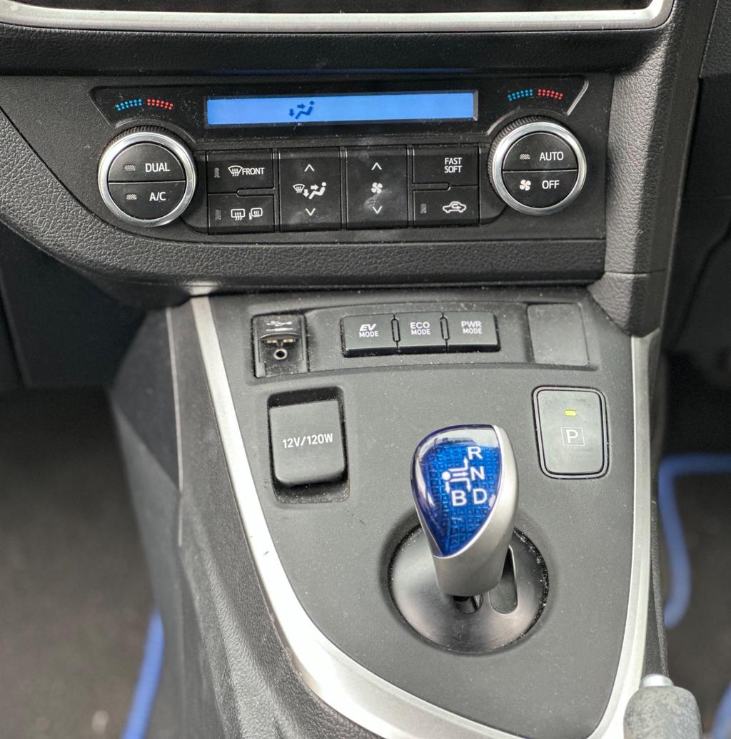 
								2014 Toyota Auris 1.8L VVT-h Petrol Hybrid – £1545 full									