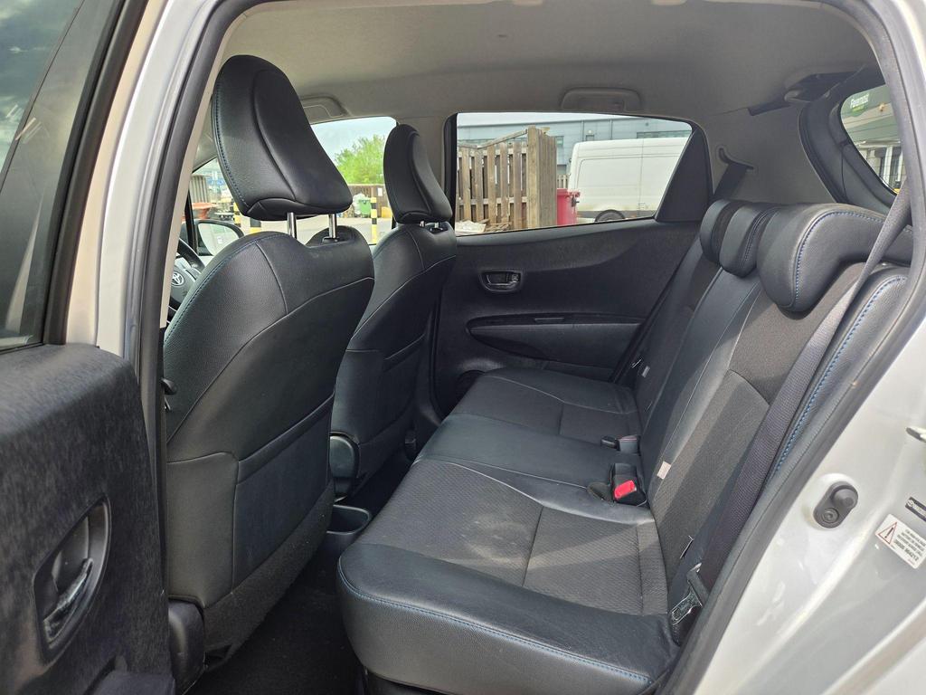 
								2012 Toyota Yaris 1.5L VVT-h – £1460 full									