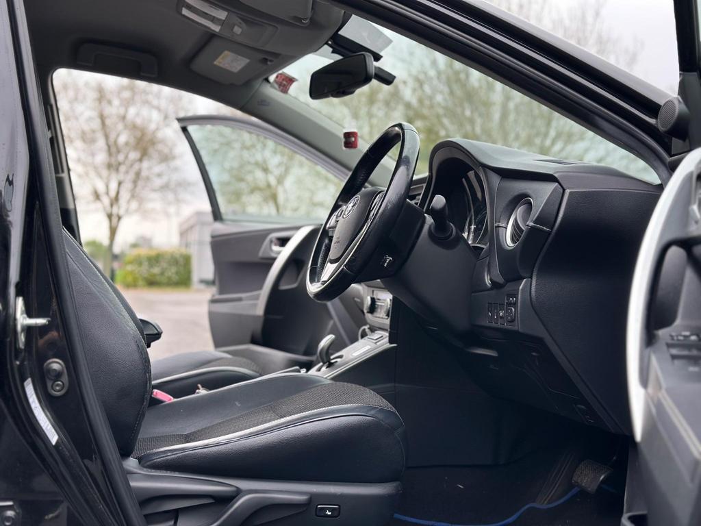 
								2014 Toyota Auris 1.8L VVT-h Petrol Hybrid – £1545 full									